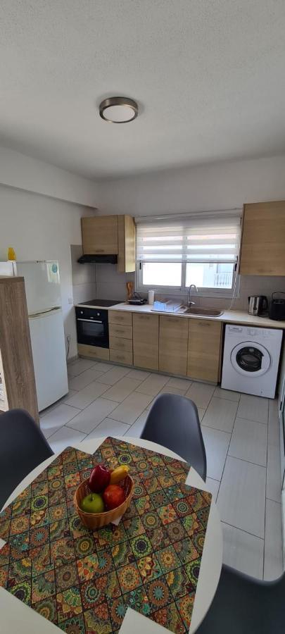 Lovely 1Betroom Apartment Near The Beach Pyla Buitenkant foto